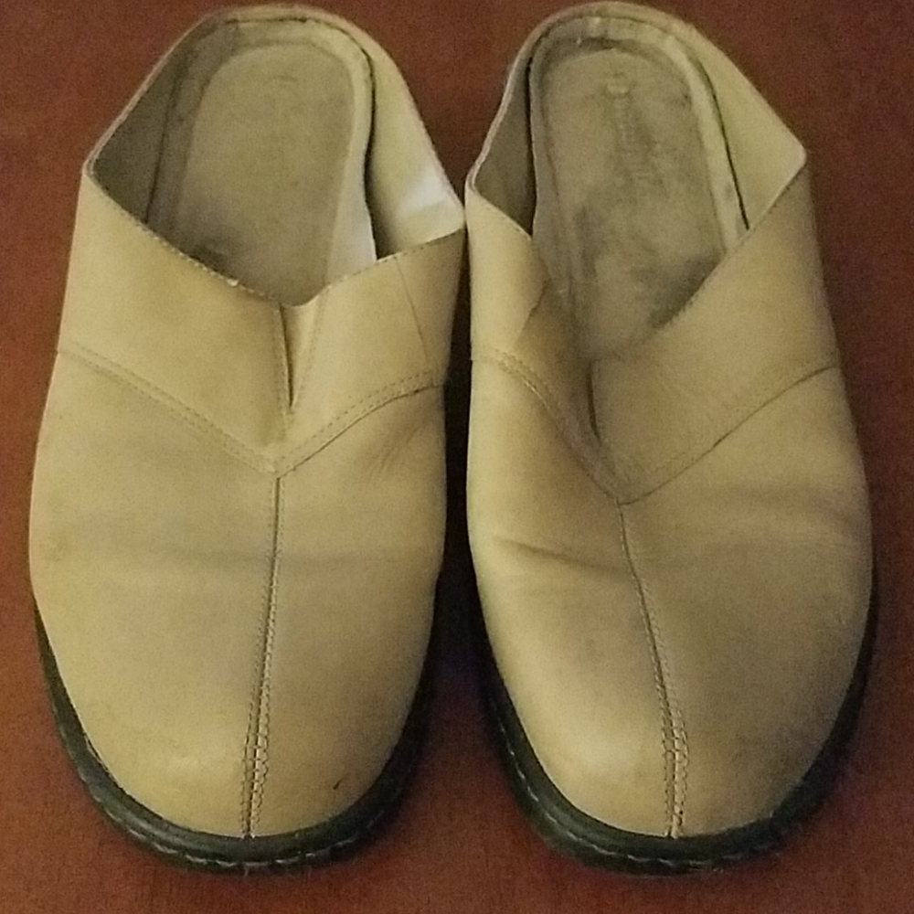 Naturlizer Leather Loafers
